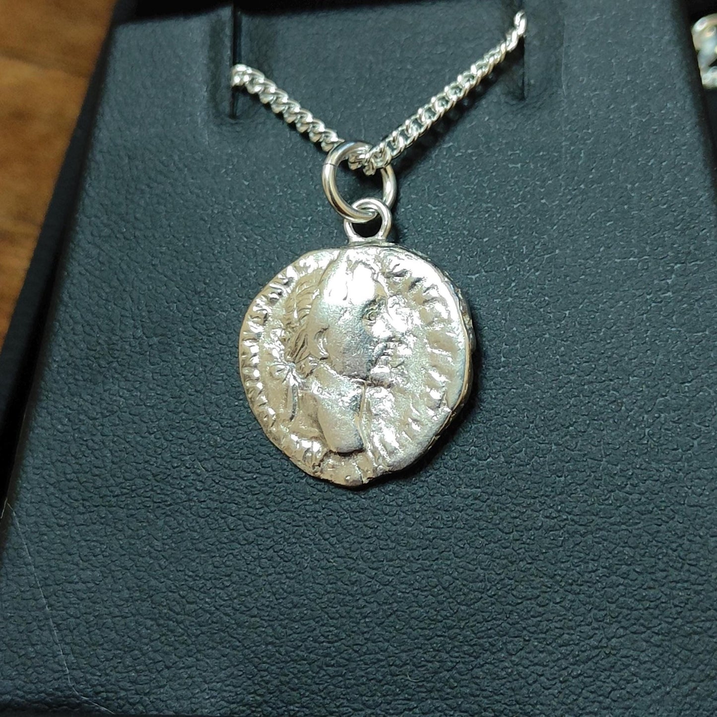 Antoninus pius Silver Denarius pendant and chain, ancient necklace - VPUKcoins