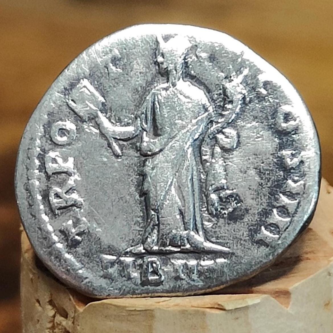 Antoninus Pius Silver Denarius with Liberalitas reverse, Ancient roman coin - VPUKcoins