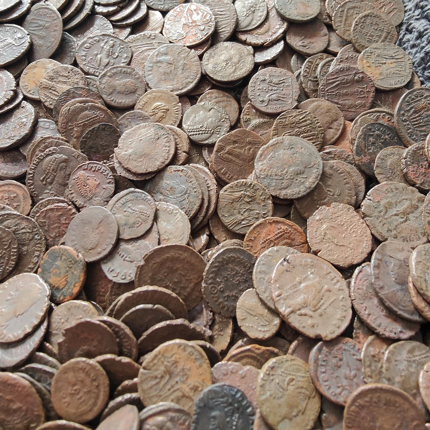 Bulk Lot of 5+ Roman coins, ancient Bronze Nummus from the Constantine era - VPUKcoins