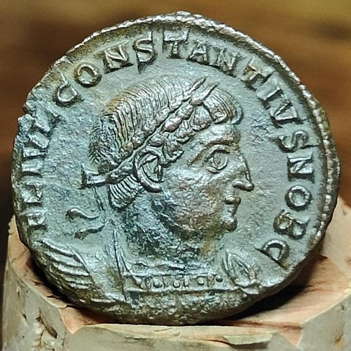 Constantine II Roman coin with Soldiers reverse, AE3, ancient Nummus - VPUKcoins