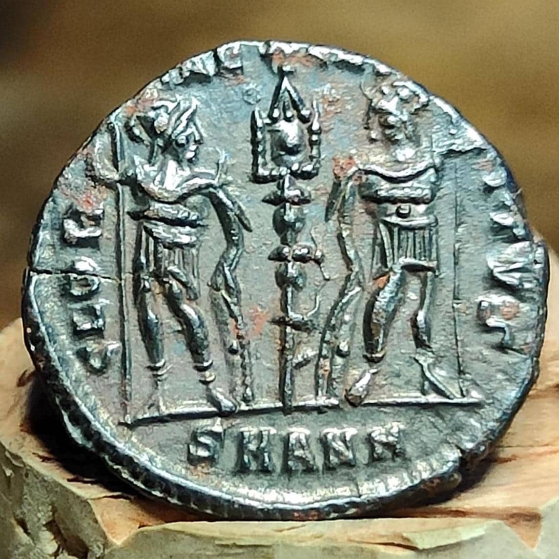 Constantius II Roman coin with Soldiers reverse, high grade ancient Nummus - VPUKcoins