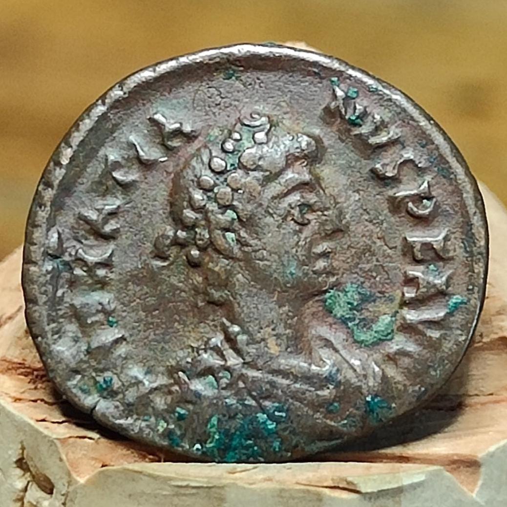 Gratian coin with votive wreath reverse, high grade ancient Roman nummus - VPUKcoins