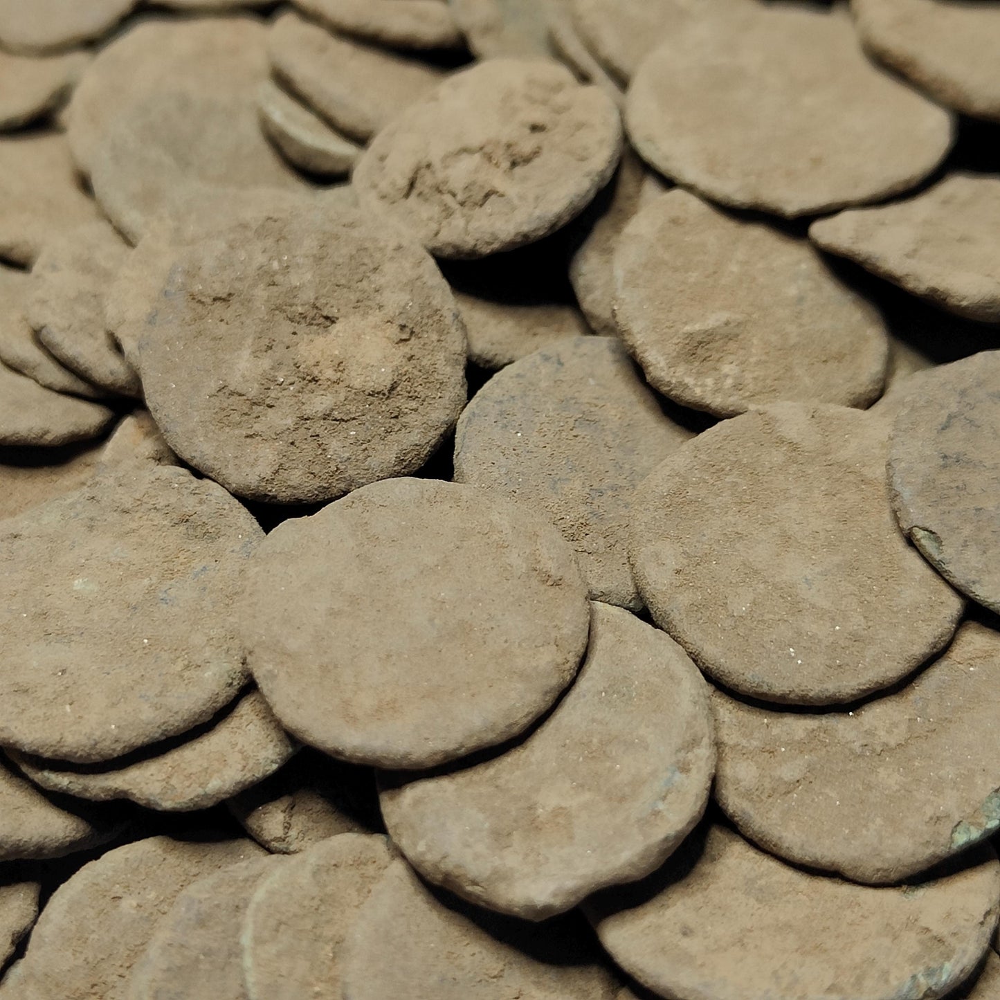 Quality uncleaned Roman coins, ancient Nummus for restoration
