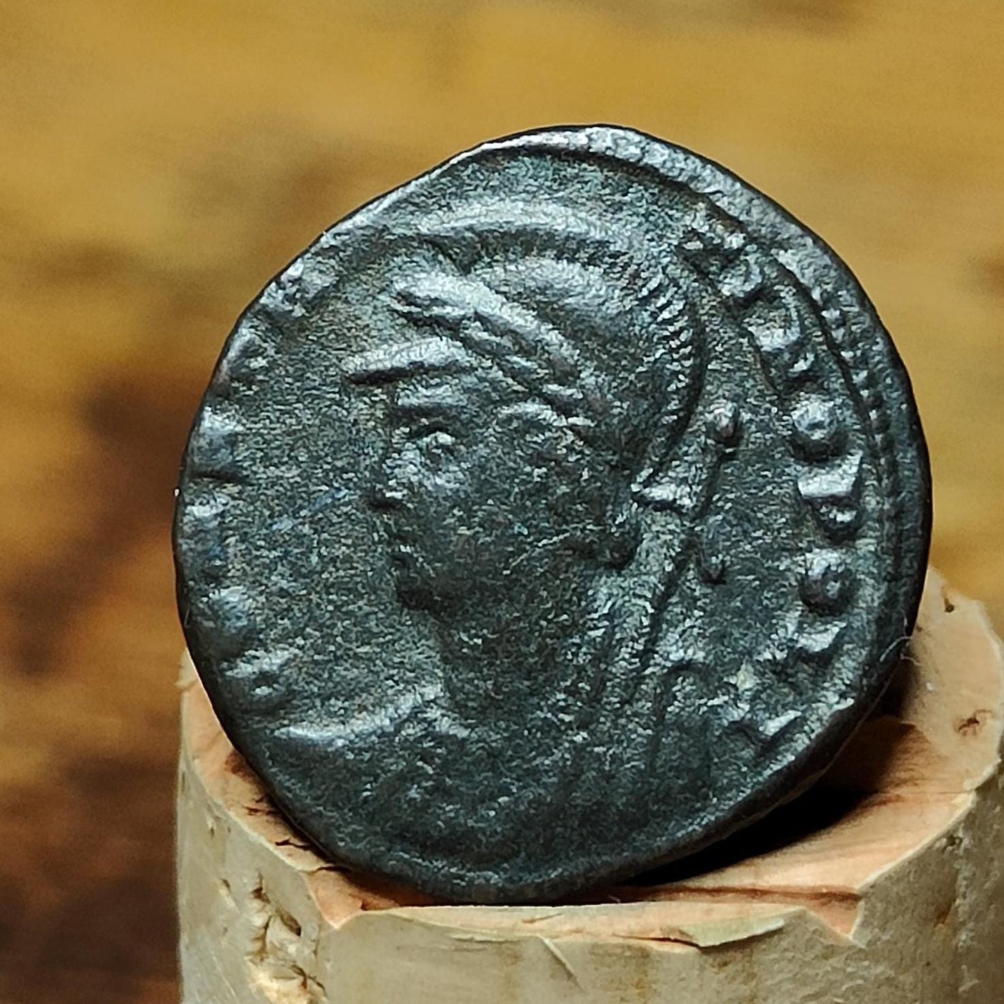 Roman commemorative coin, ancient Nummus with constantinopolis reverse