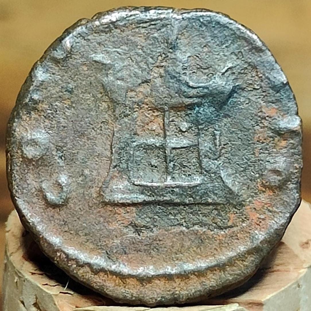 Claudius II Antoninianus, Altar reverse, 268-270AD, 3rd century ancient Roman coin
