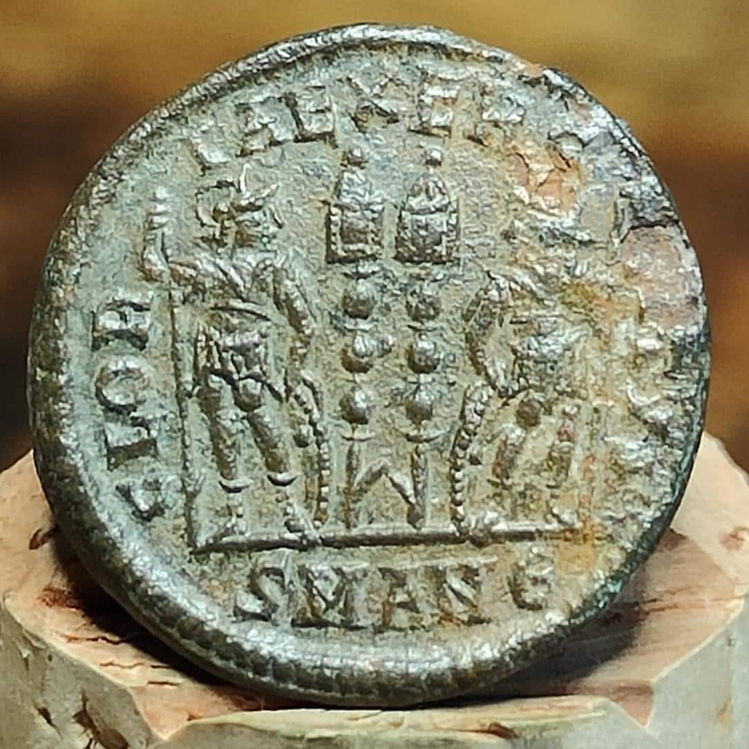 Constantine II coin with Soldiers reverse, AE3, 337-340AD ancient roman Nummus