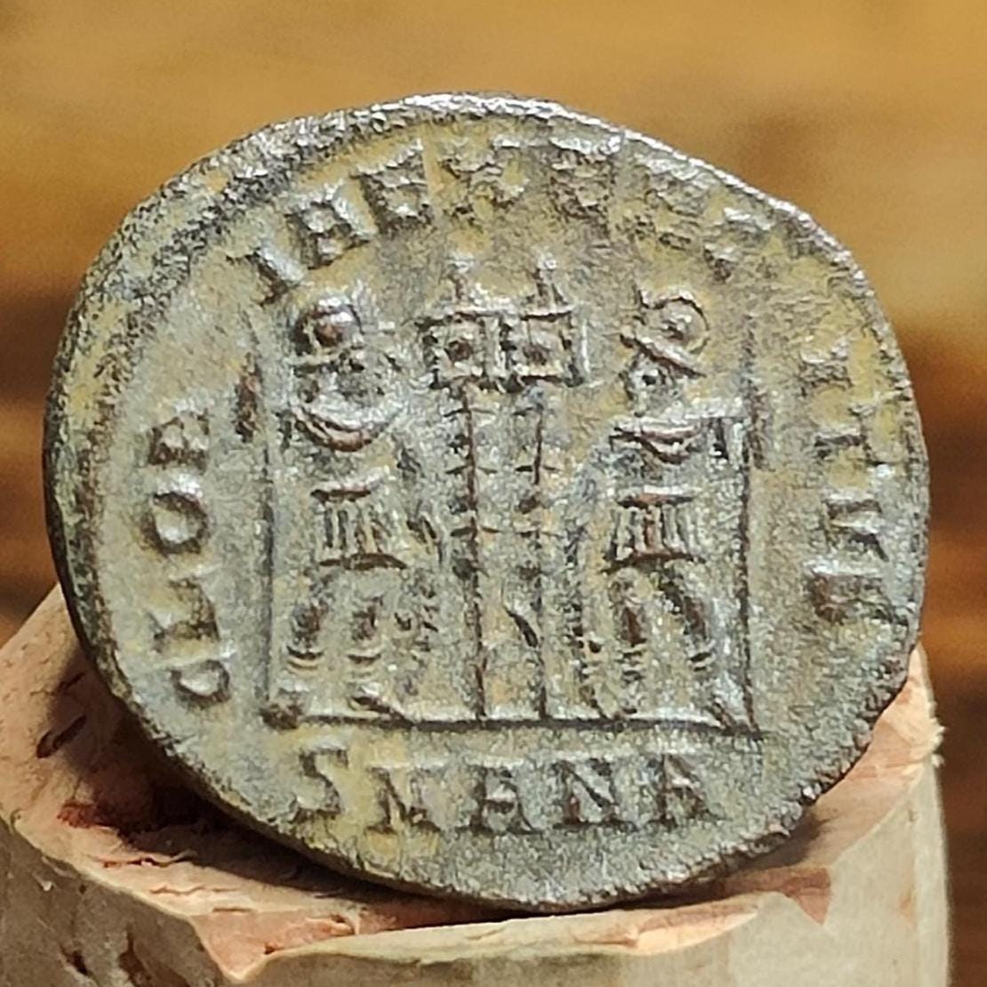 Constantine the great Roman coin with soldiers reverse, 306-337AD, ancient nummus AE3