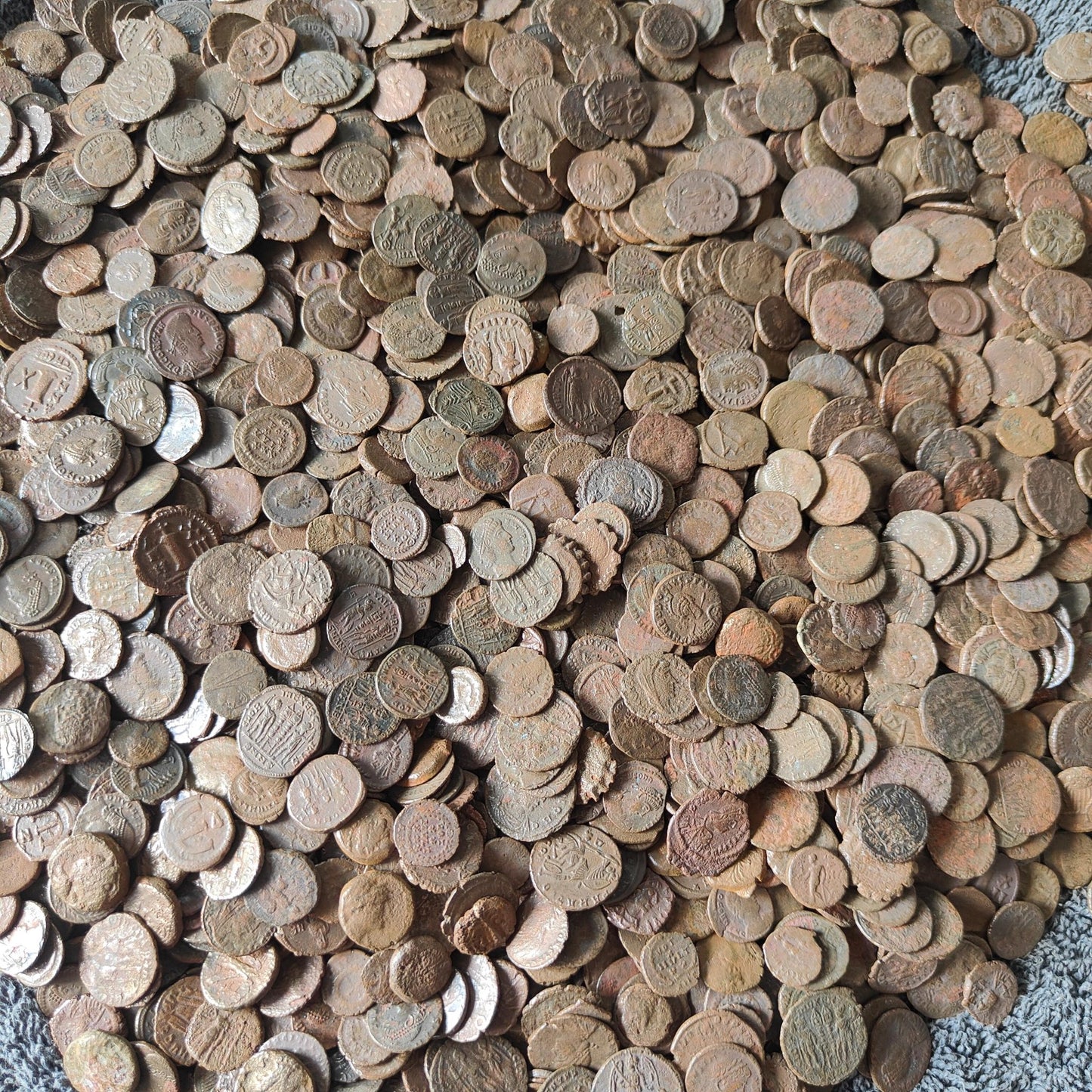 Lots of Roman coins available in Bulk, ancient Nummus from the Constantine era - VPUKcoins