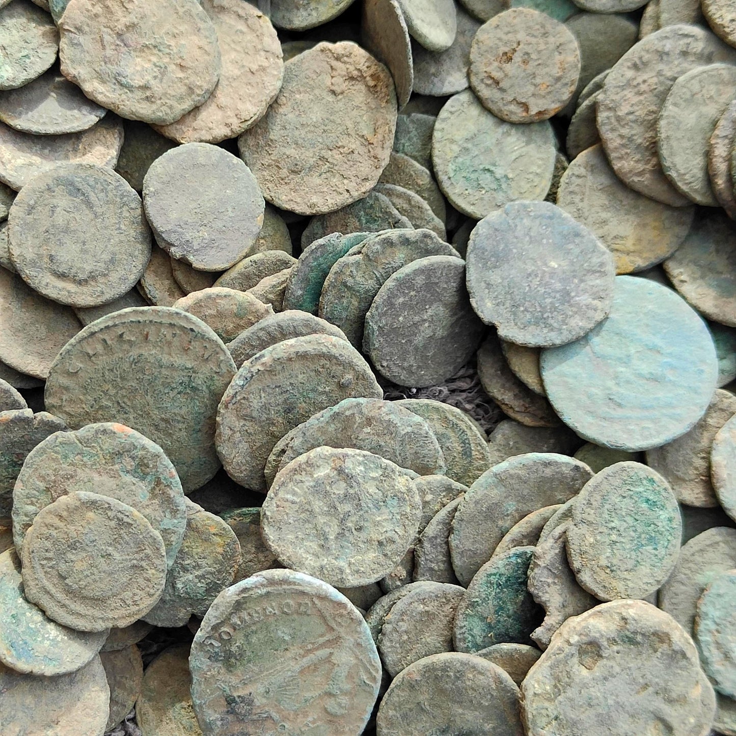 Quality uncleaned Roman coins, ancient Nummus for restoration - VPUKcoins