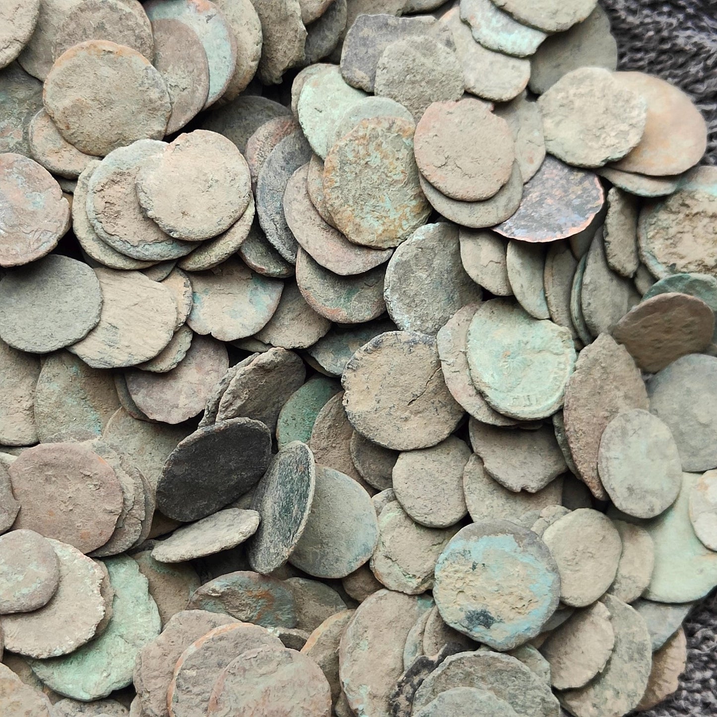 10 Low grade uncleaned Roman coins, ancient Nummus for restoration - VPUKcoins