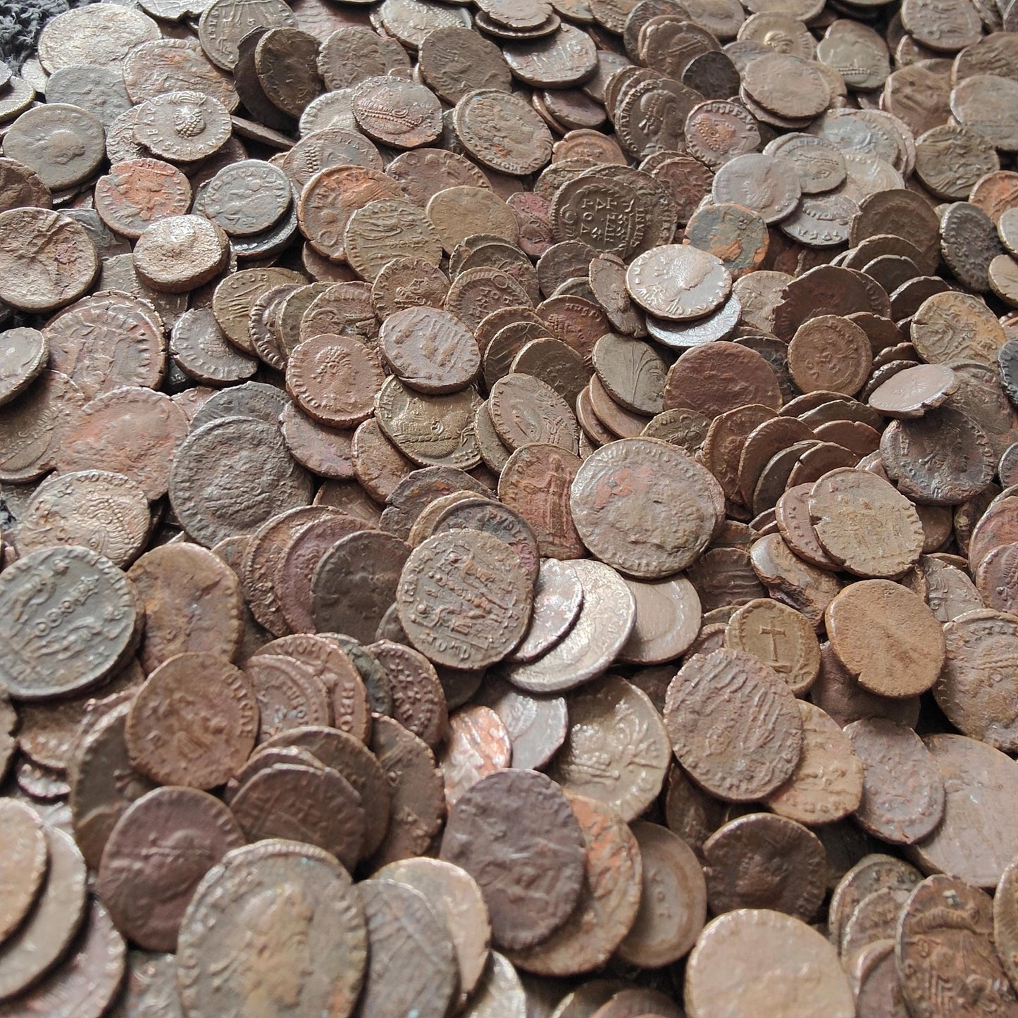 Bulk Lot of 5+ Roman coins, ancient Bronze Nummus from the Constantine era - VPUKcoins