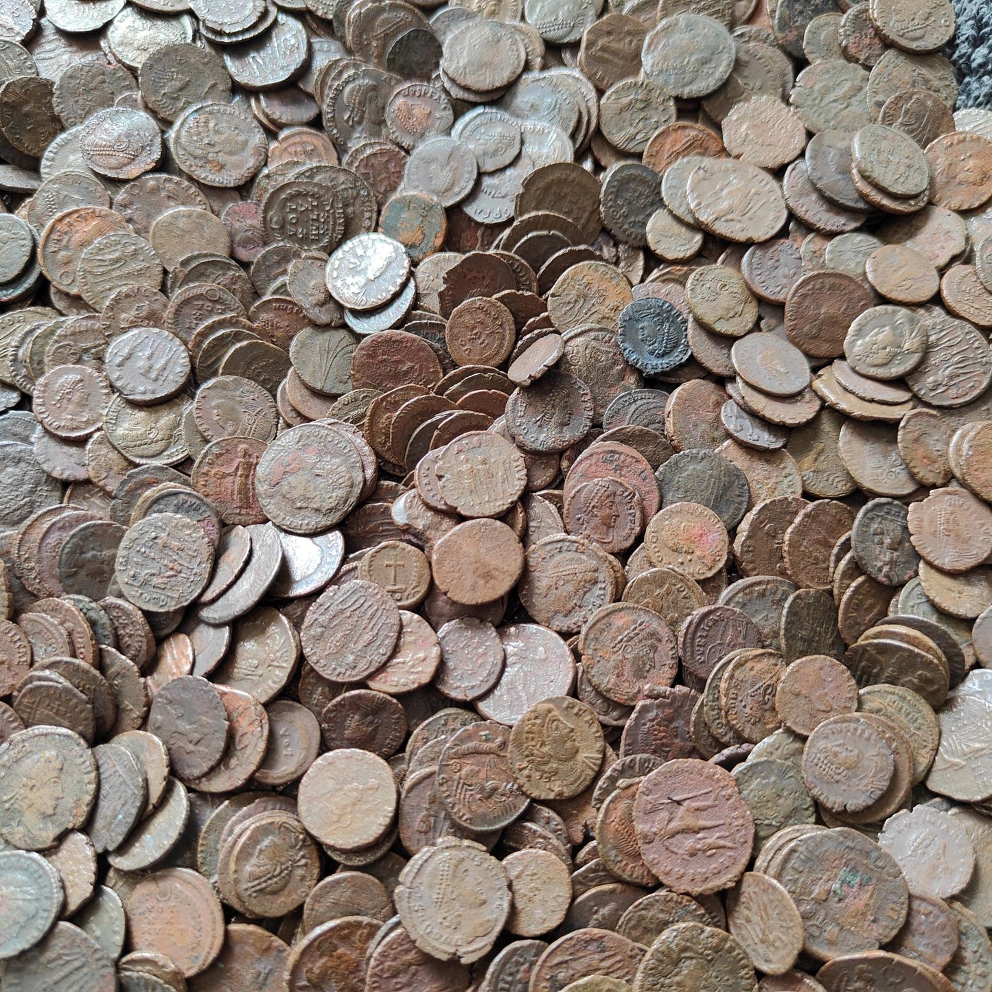 Bulk Lot of 5+ Roman coins, ancient Bronze Nummus from the Constantine era - VPUKcoins