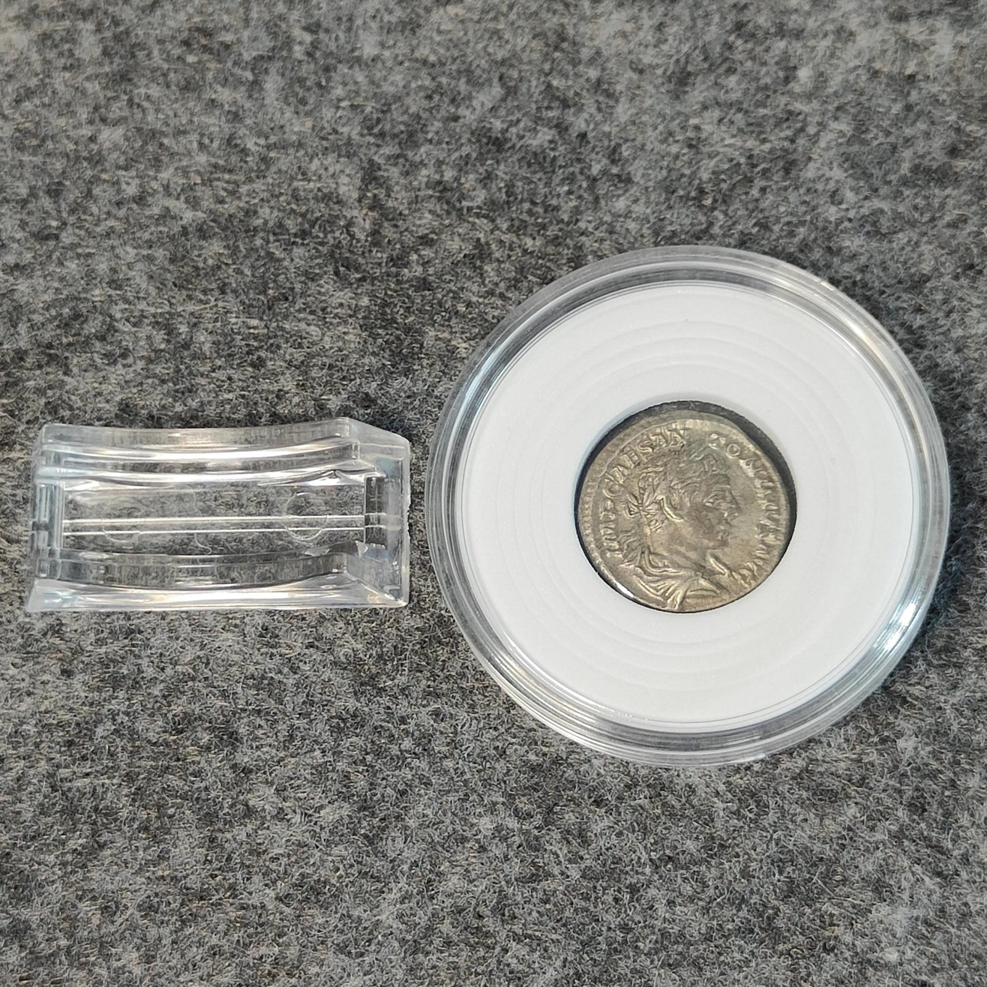 Coin Capsule Display case with stand and foam gasket - VPUKcoins