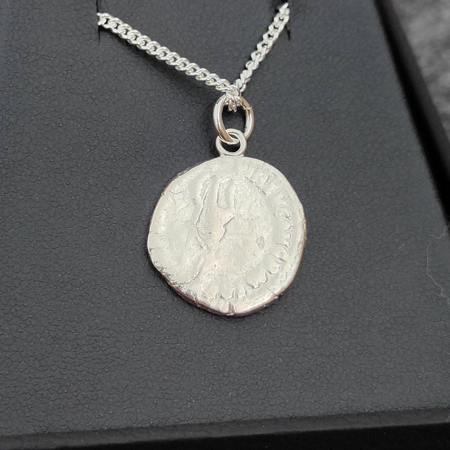 Commodus Silver Denarius pendant and chain, ancient necklace - VPUKcoins