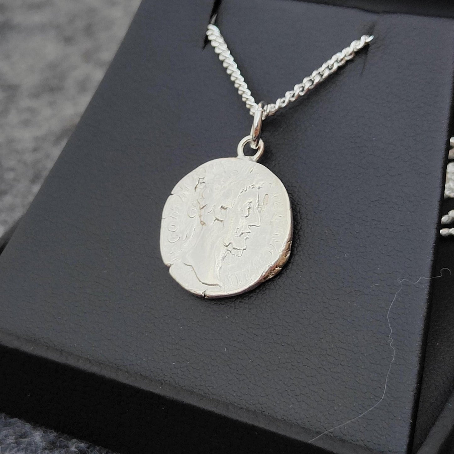 Commodus Silver Denarius pendant and chain, ancient necklace - VPUKcoins