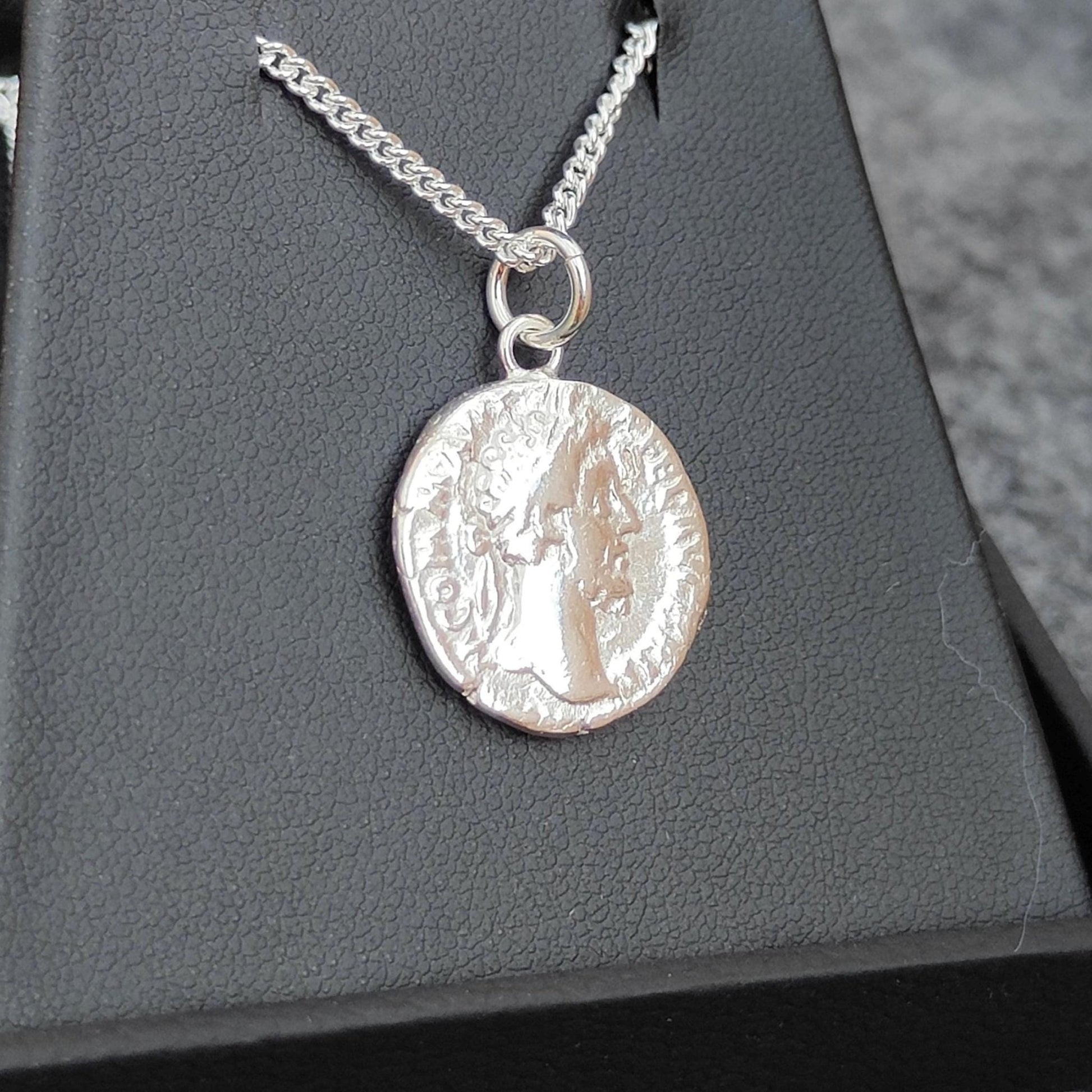 Commodus Silver Denarius pendant and chain, ancient necklace - VPUKcoins