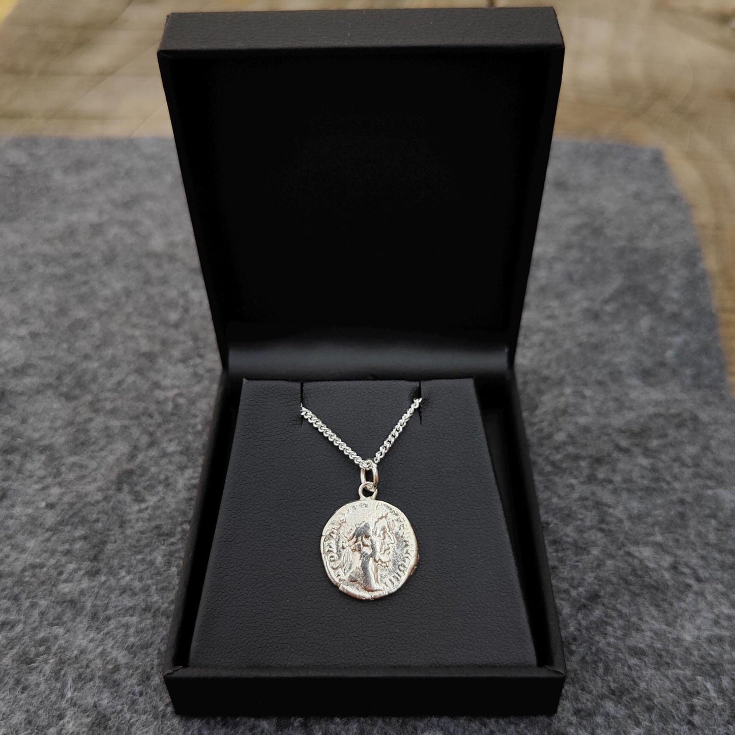 Commodus Silver Denarius pendant and chain, ancient necklace - VPUKcoins