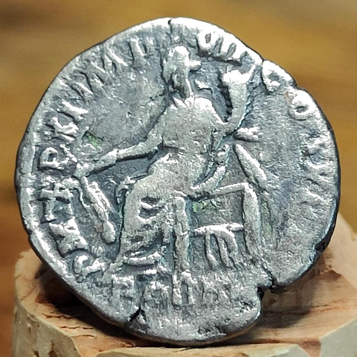 Commodus Silver Denarius with Fortuna reverse, Ancient roman coin - VPUKcoins