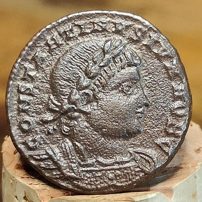 Constantine II coin with Soldiers reverse, high grade ancient roman Nummus - VPUKcoins