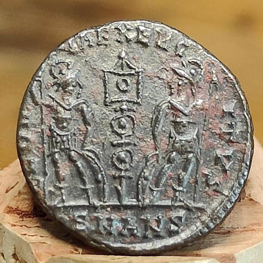 Constantine II coin with Soldiers reverse, high grade ancient roman Nummus - VPUKcoins