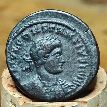 Constantius II Roman coin, high grade ancient Nummus with Soldiers reverse - VPUKcoins