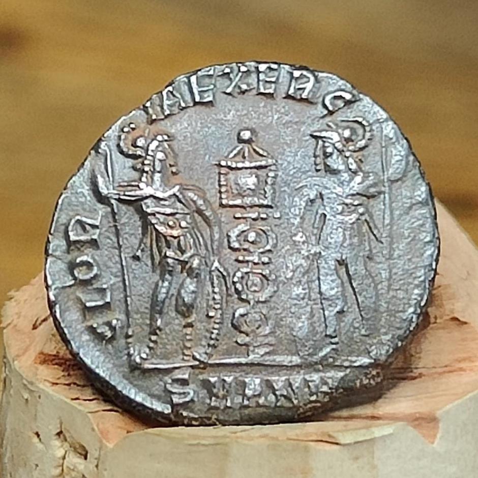 Constantius II Roman coin with Soldiers reverse, high grade ancient Nummus - VPUKcoins