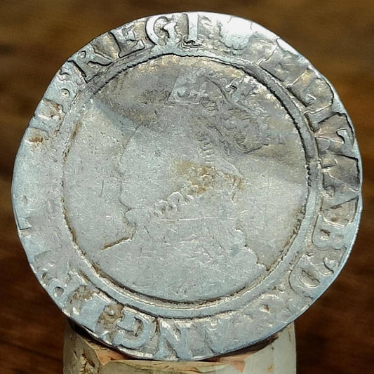 Elizabeth I Shilling from the Battle of Aylesbury Hoard, Tudor hammered silver coin, 1584 - 1586 - VPUKcoins