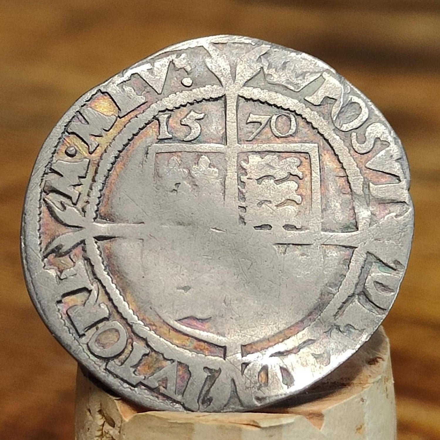 Elizabeth I Tudor hammered silver six pence dated 1570 - VPUKcoins