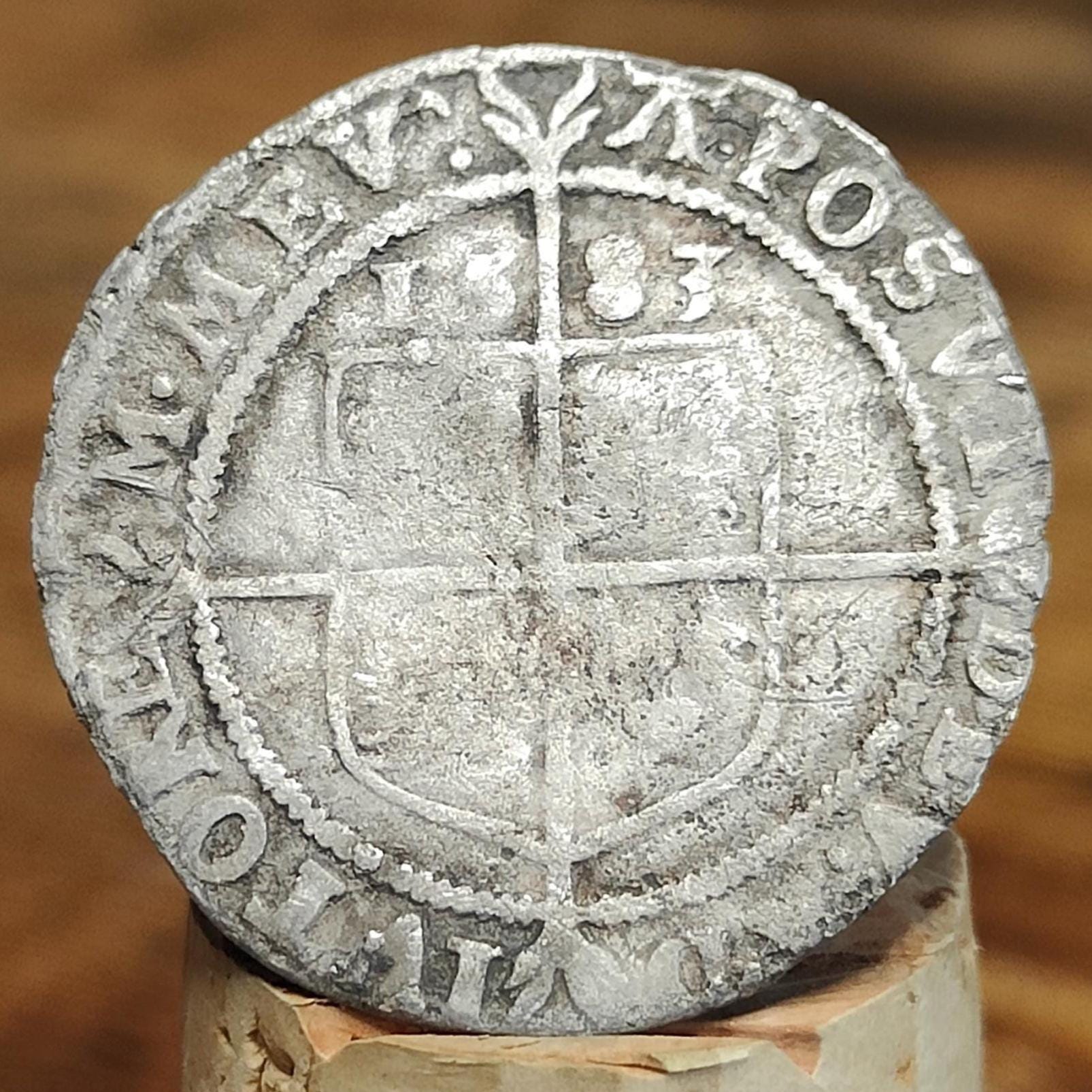 Elizabeth I Tudor hammered silver six pence dated 1583 - VPUKcoins