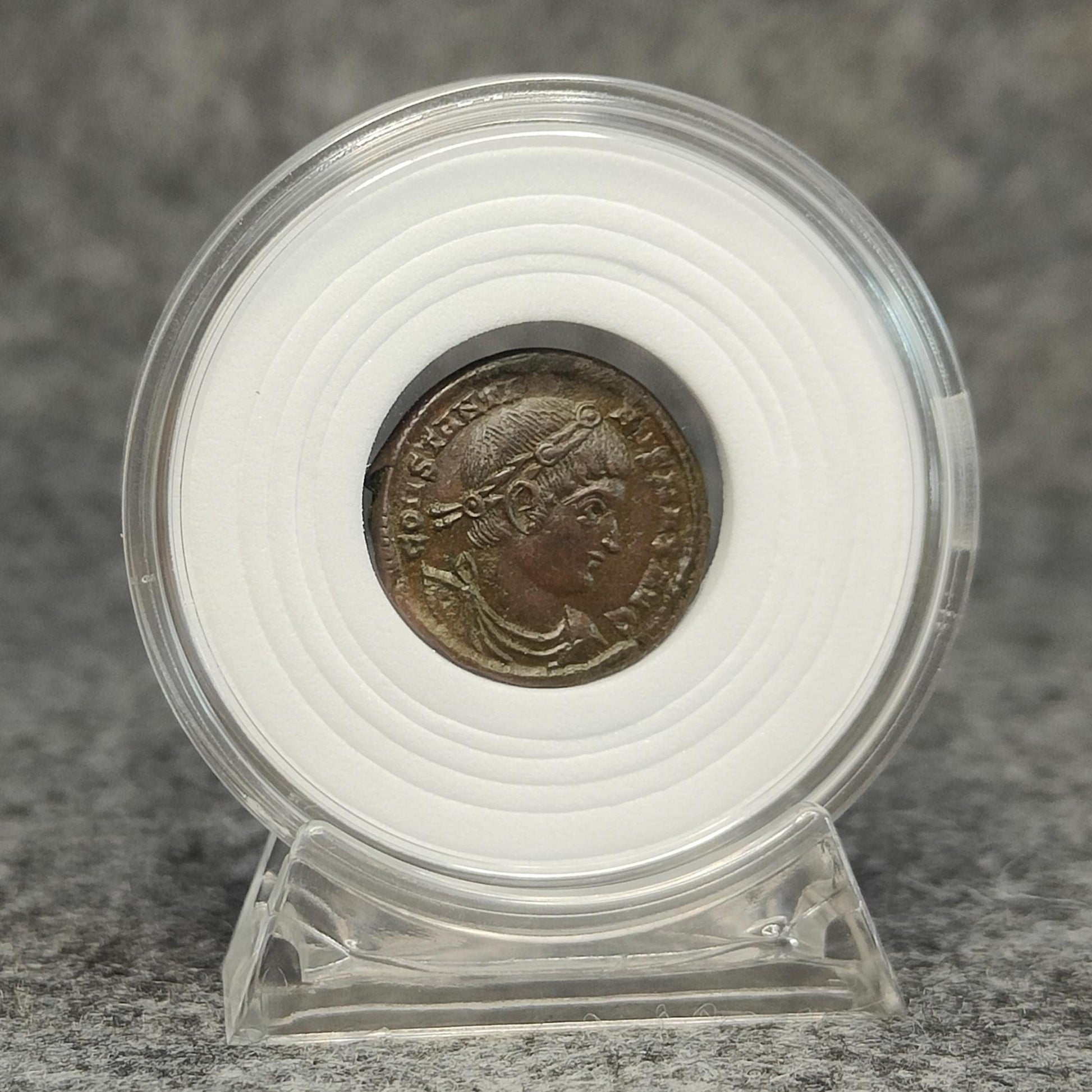 Coin Capsule Display case with stand and foam gasket