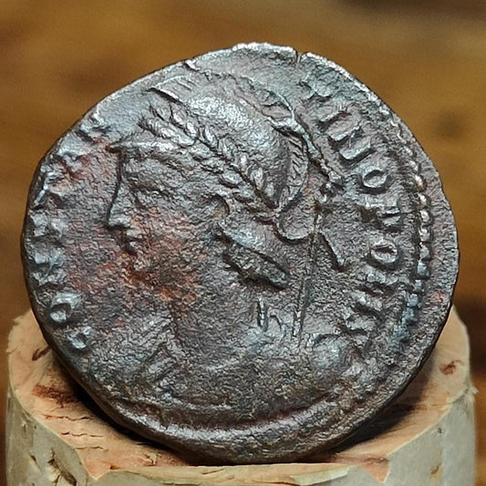 Roman commemorative coin with constantinopolis reverse, ancient Nummus
