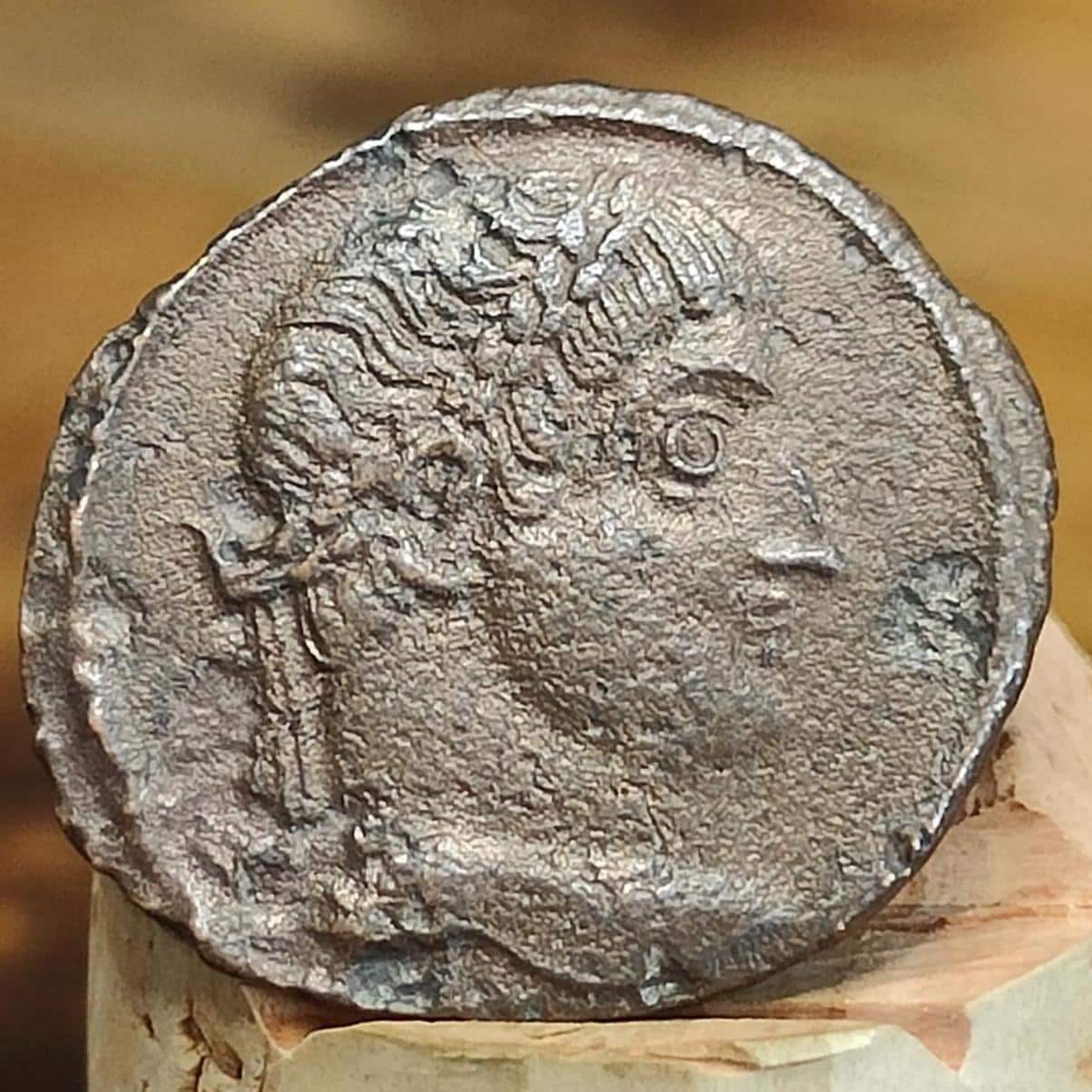 Constantine the great Roman coin with Anepigraphic reverse, 4th century ancient nummus AE3