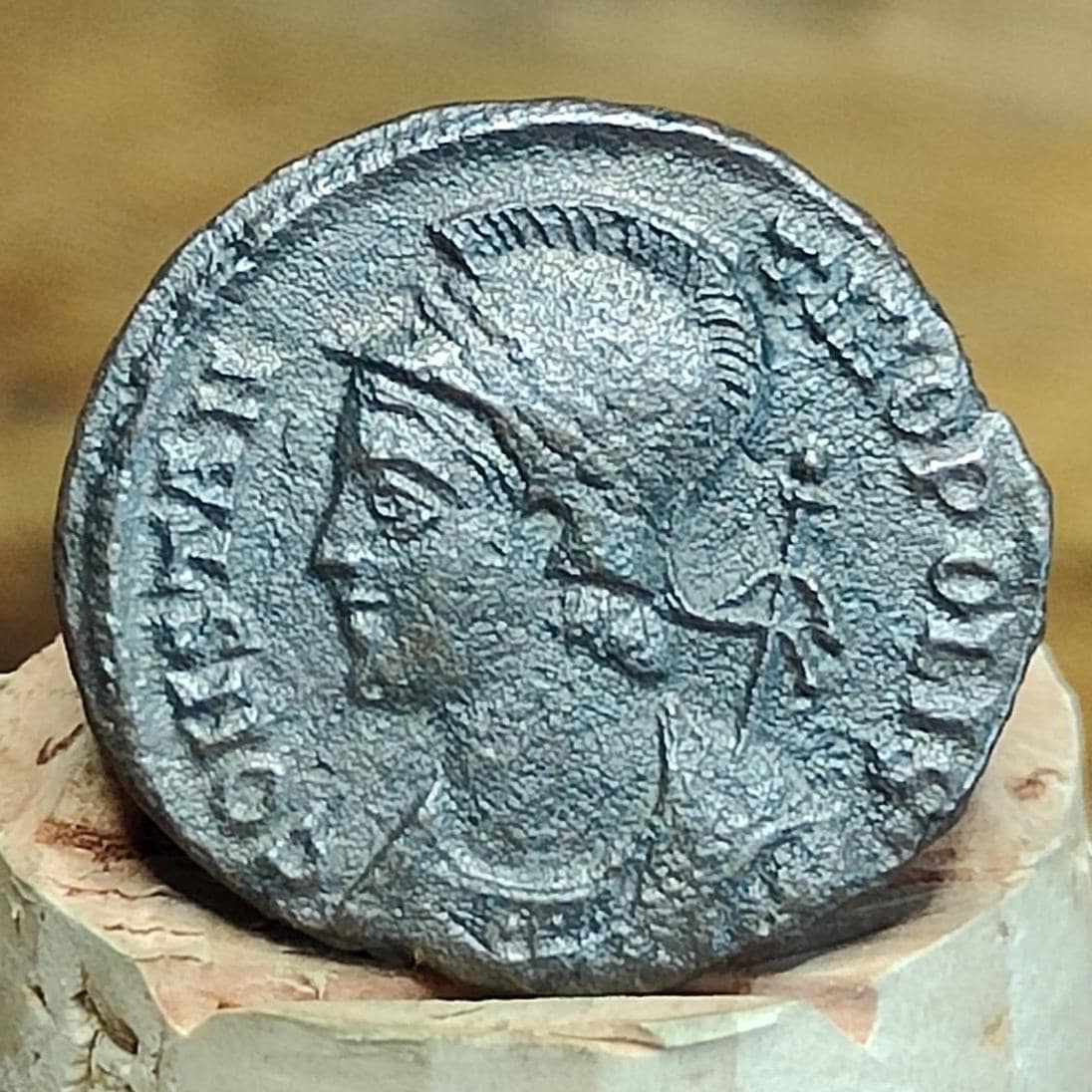 Roman commemorative coin with constantinopolis reverse, ancient Nummus