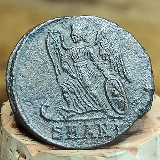Roman commemorative coin with constantinopolis reverse, ancient Nummus