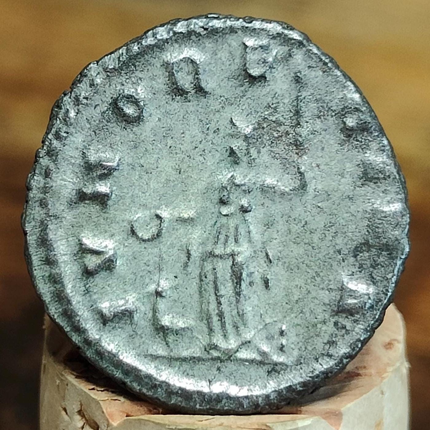 Salonina Roman coin, Juno reverse, 3rd century ancient Antoninianus