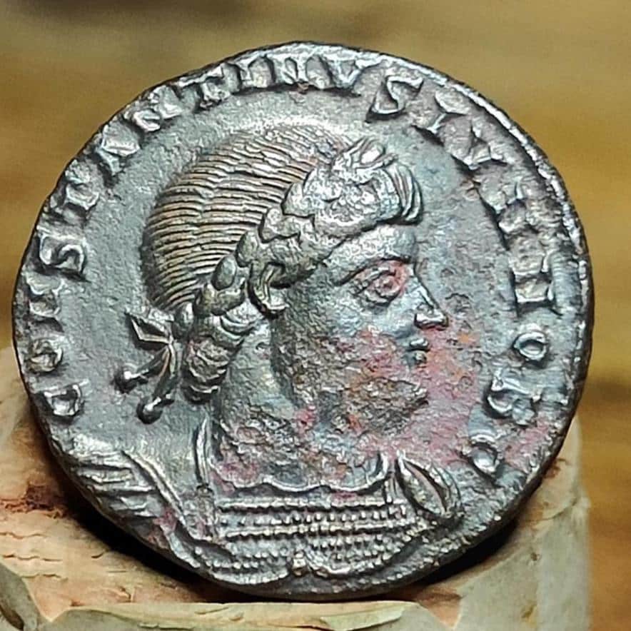 Constantine II coin with Soldiers reverse, high grade ancient roman Nummus
