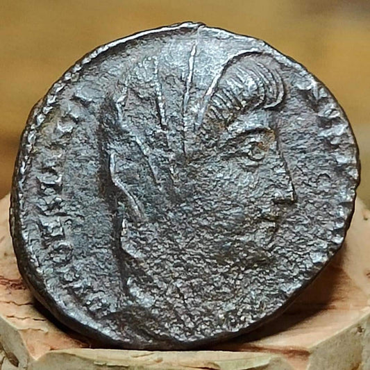Divus Constantine coin with Chariot reverse, high grade ancient roman Nummus