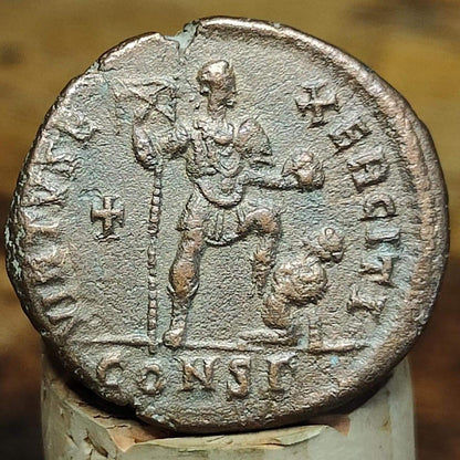 Arcadius Roman Maiorina coin with emperor and captive reverse, 383-408AD, AE2