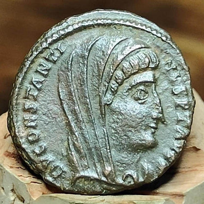 Divus Constantine coin with Chariot reverse, high grade ancient roman Nummus