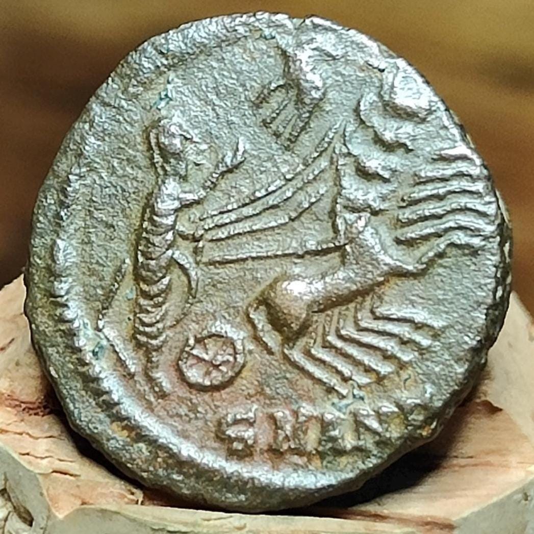Divus Constantine coin with Chariot reverse, high grade ancient roman Nummus