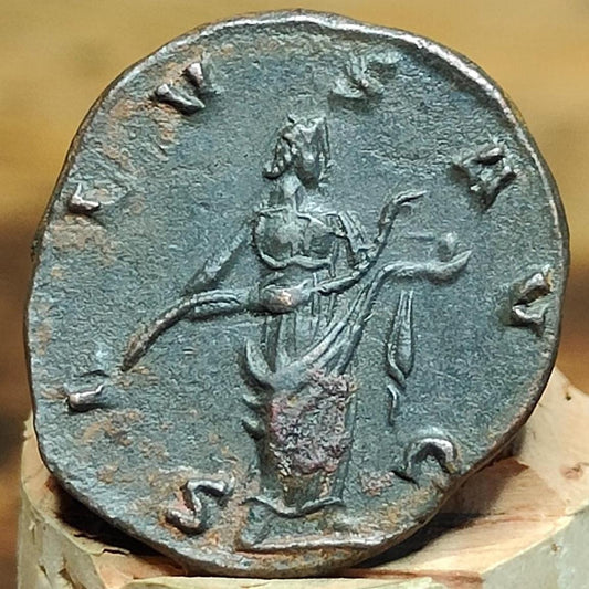 Victorinus Antoninianus, Salus reverse, 268 - 270AD, 3rd century ancient Roman coin