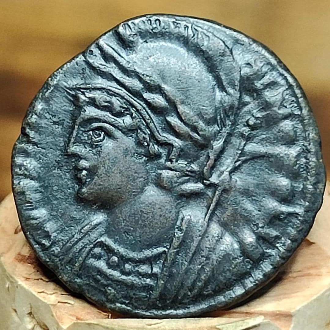 Roman commemorative coin with constantinopolis reverse, 330-354AD, ancient Nummus