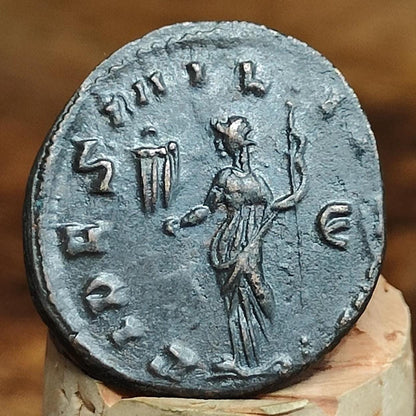 Claudius II Antoninianus, Fides reverse, 268-270AD, ancient Roman coin