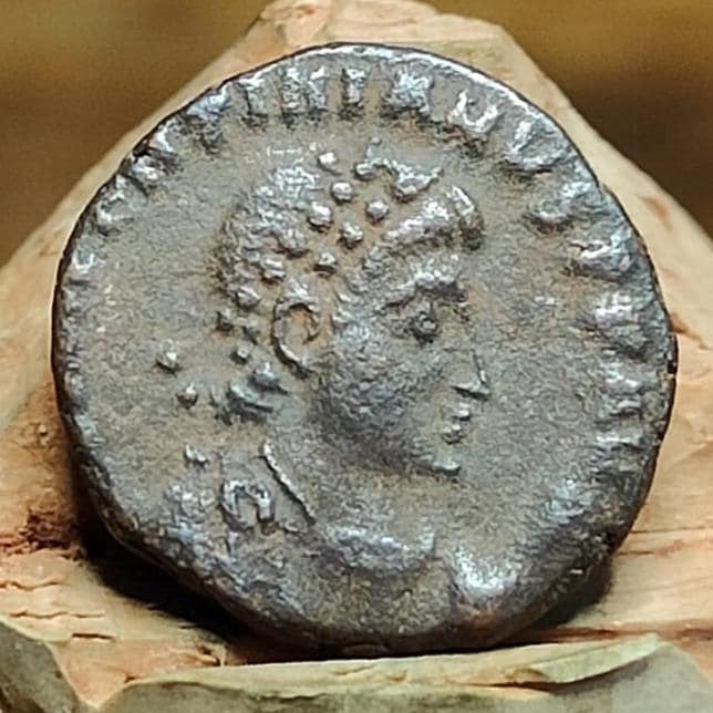 Valentinian III Roman coin with Victory and Captive reverse, 425-455AD, ancient nummus AE4