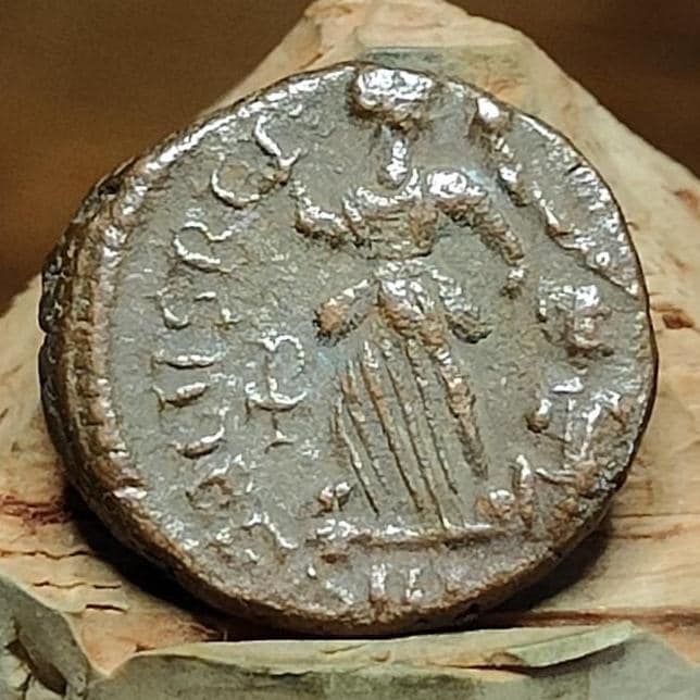 Valentinian III Roman coin with Victory and Captive reverse, 425-455AD, ancient nummus AE4