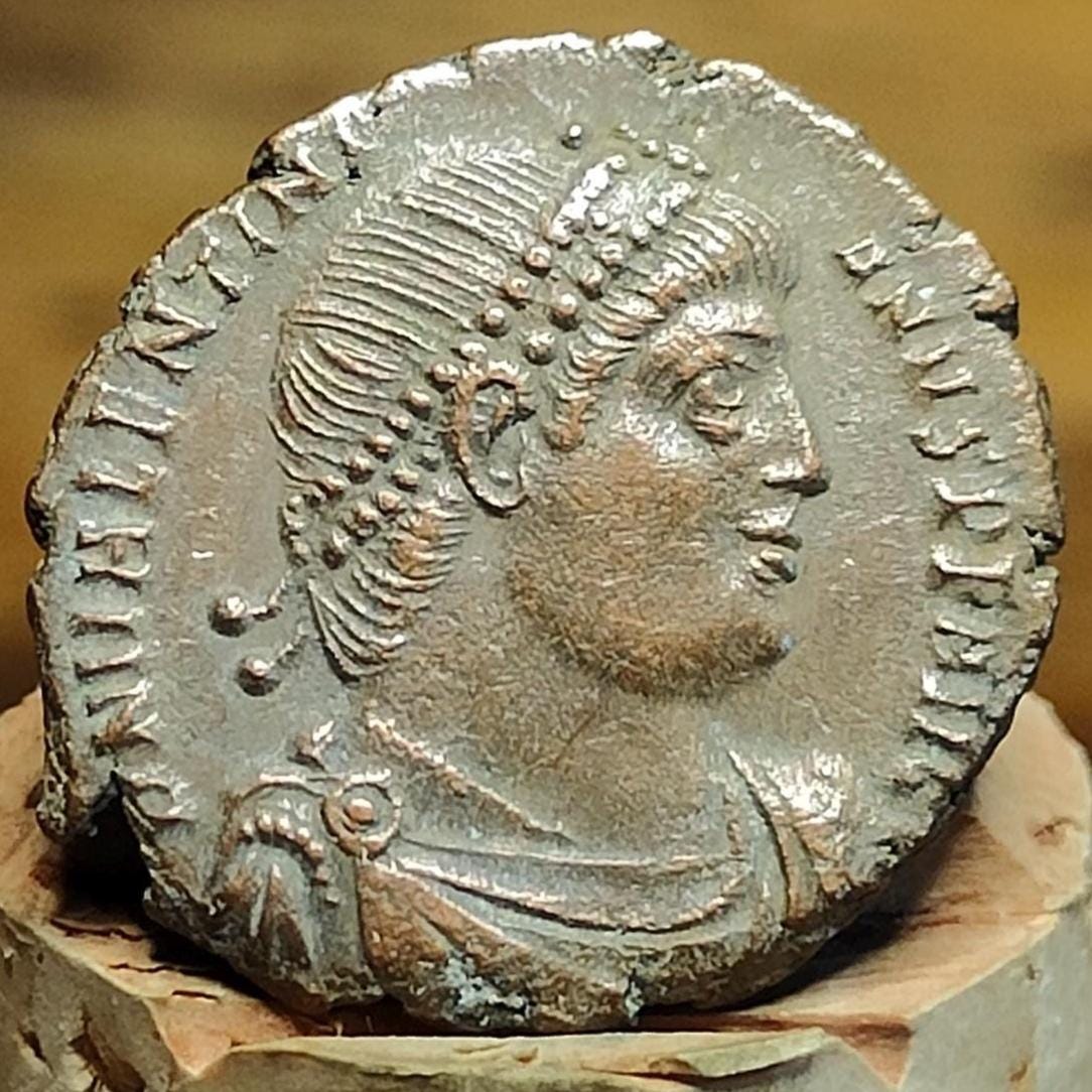 Valentinian I, Victory reverse coin, 364-375AD, ancient Roman Nummus AE3