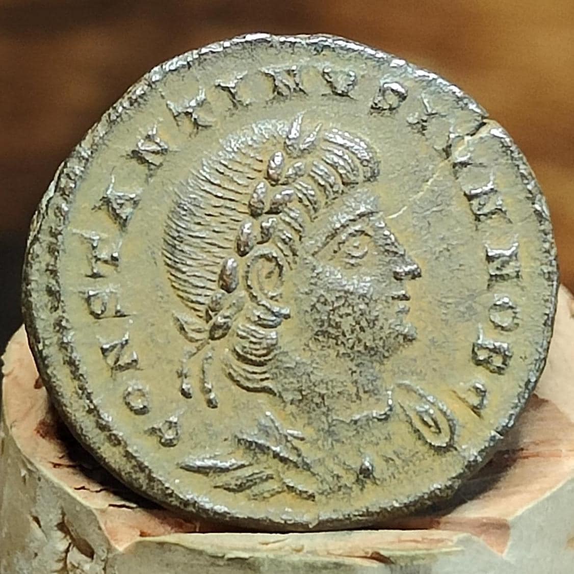 Constantine II coin with Soldiers reverse, AE3, 337-340AD ancient roman Nummus