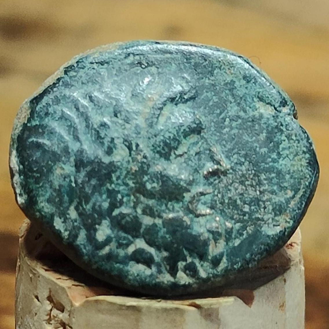 Apameia in Phrygia 88-40BC, Zeus and Artemis statue, authentic ancient Greek coin