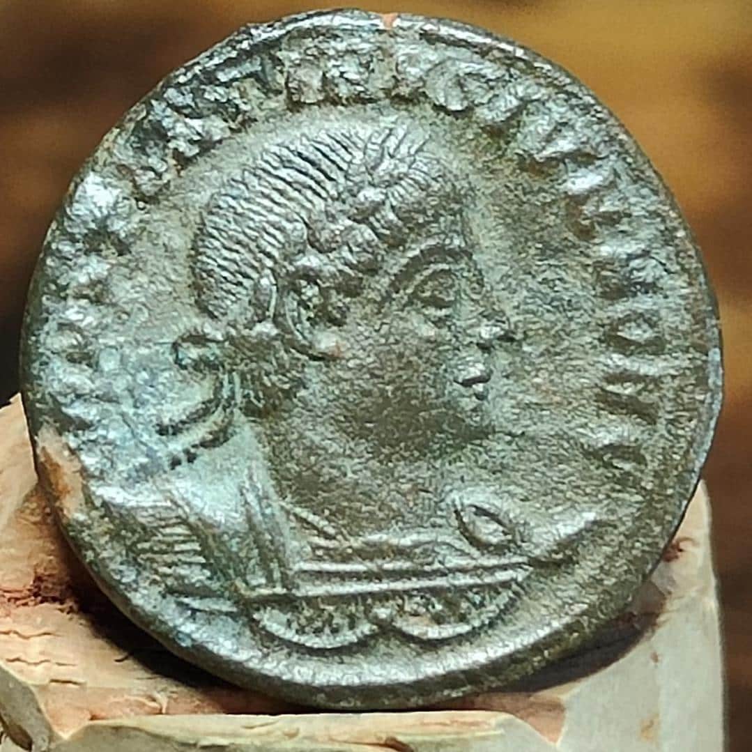 Constantine II coin with Soldiers reverse, AE3, 337-340AD ancient roman Nummus