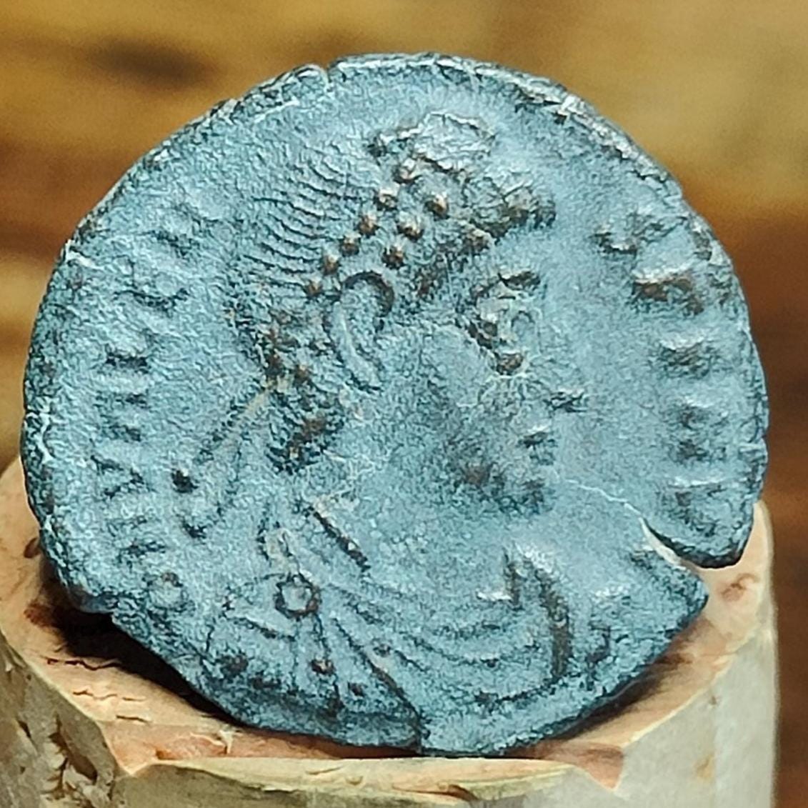 Valens Roman coin with Captive reverse, 364-375AD, high grade AE3 ancient Nummus